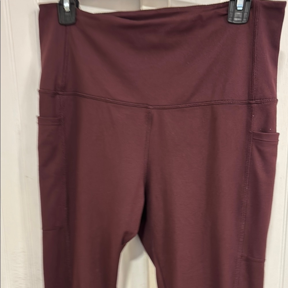 Danskin Burgundy High-Waisted, W/pockets leggings/yoga pants size L
